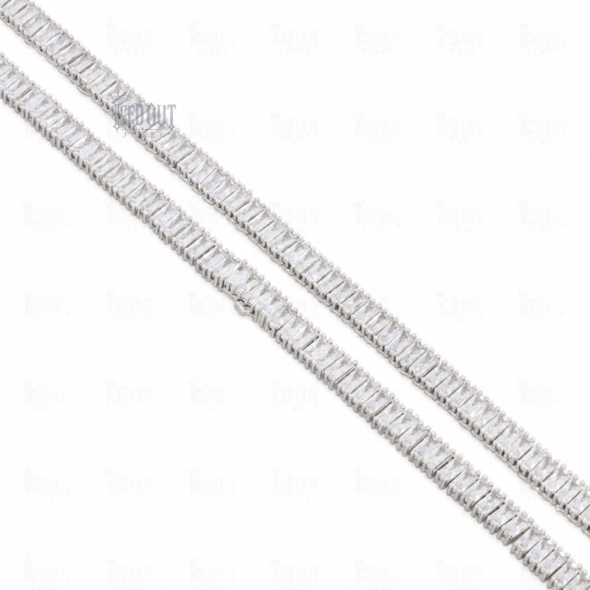 zoom view of moissanite tennis chain