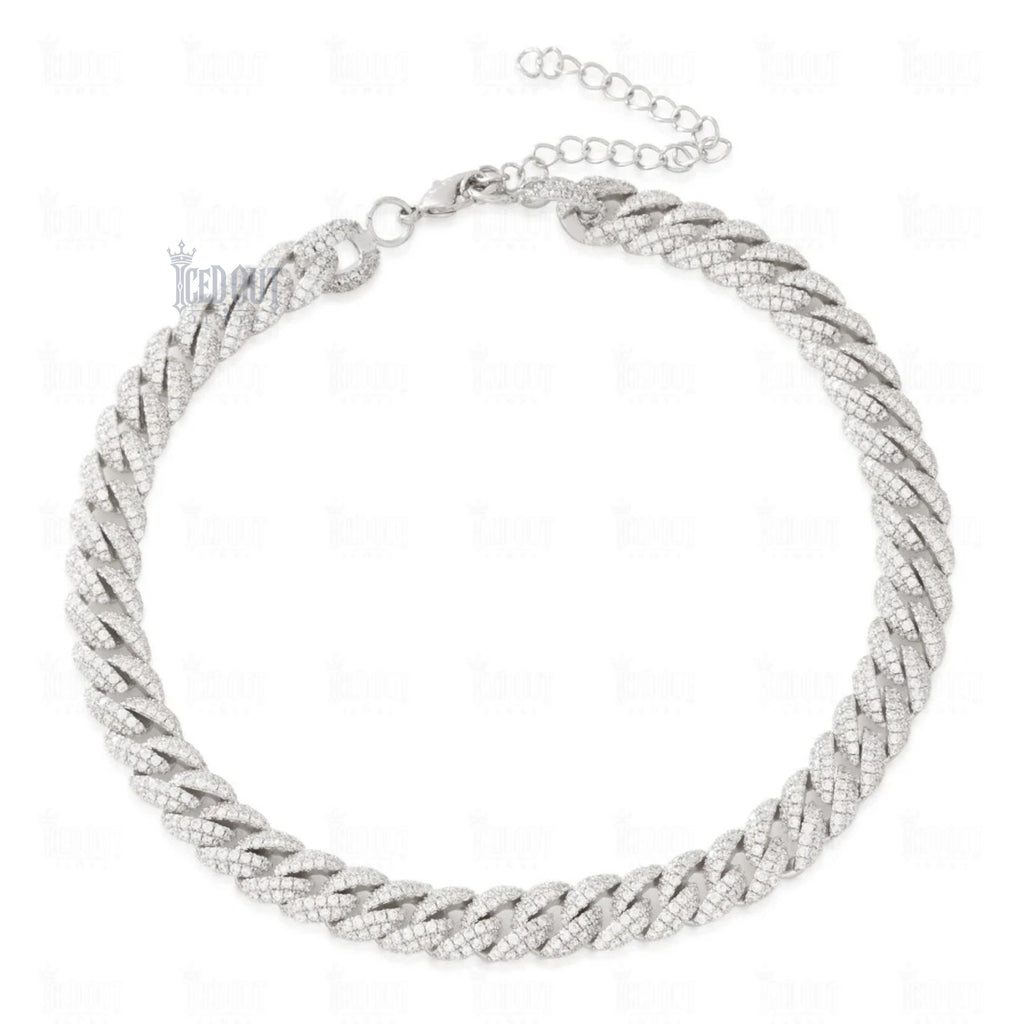 front view of choker chain for women