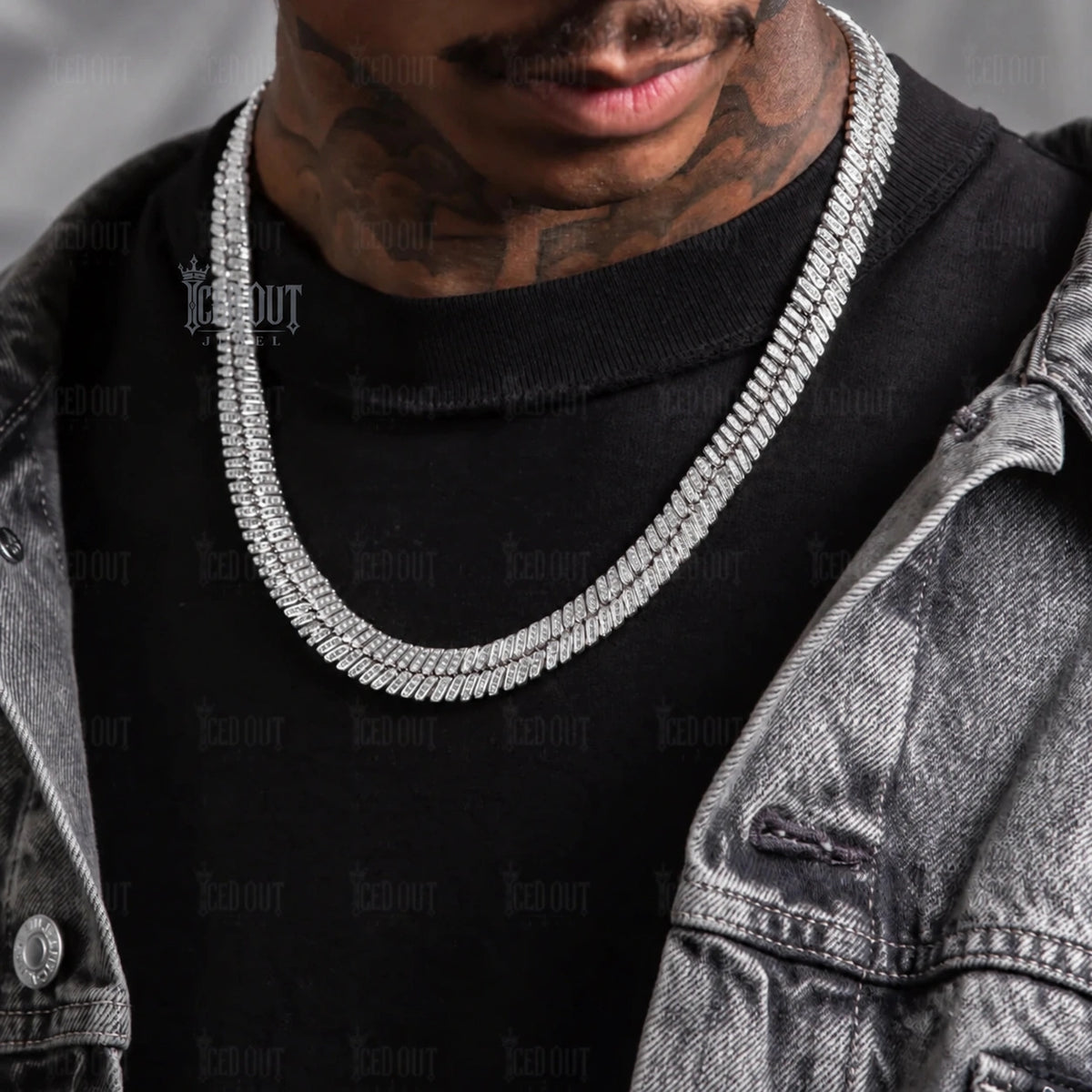 modl view of silver herringbone chain