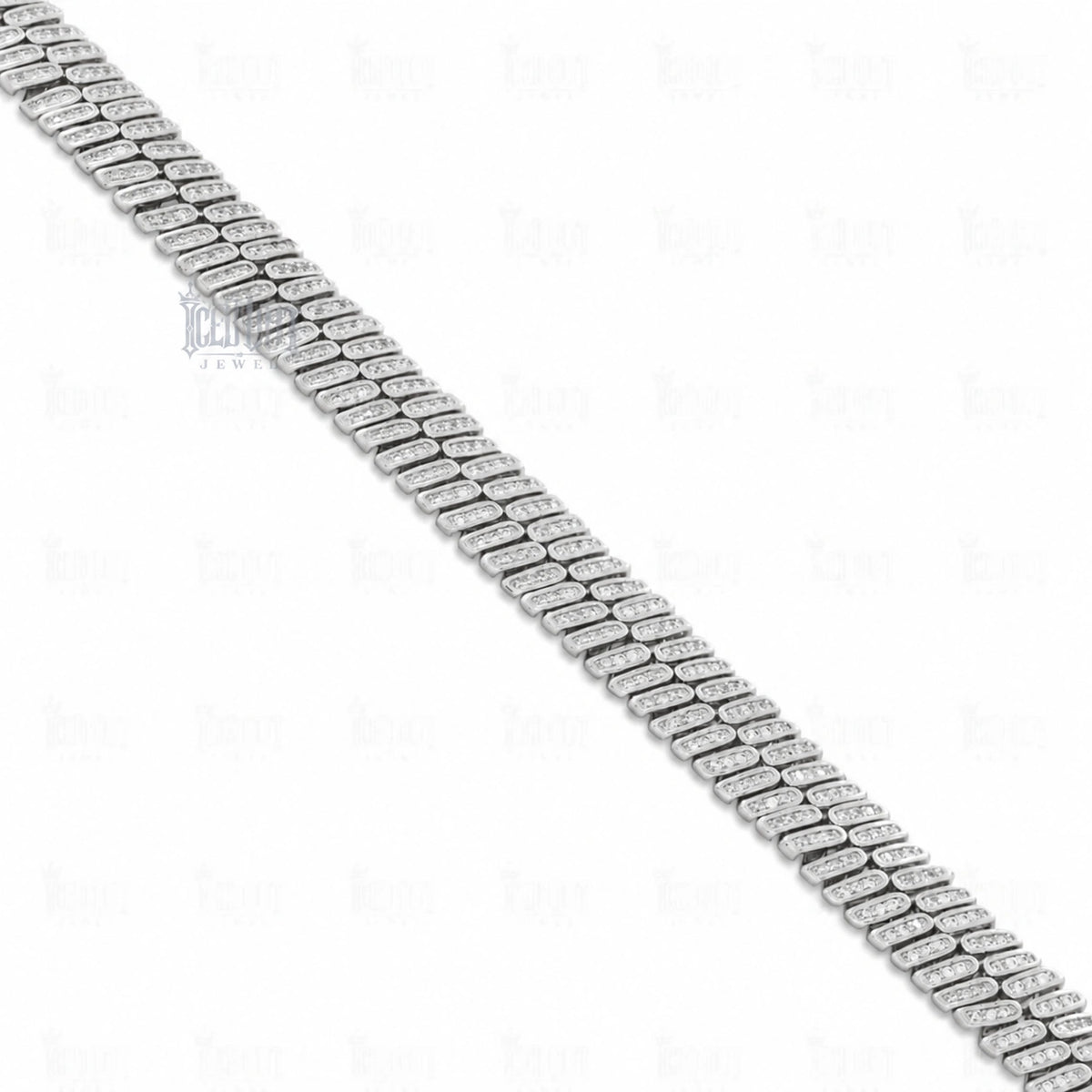 front view of herringbone chain​