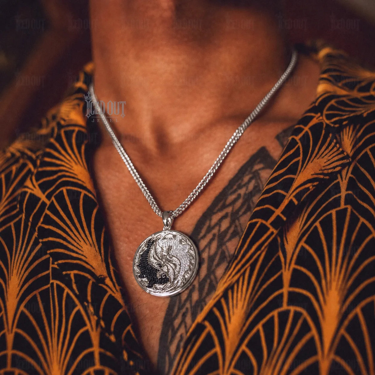 model view of personalized medallion necklaces​

