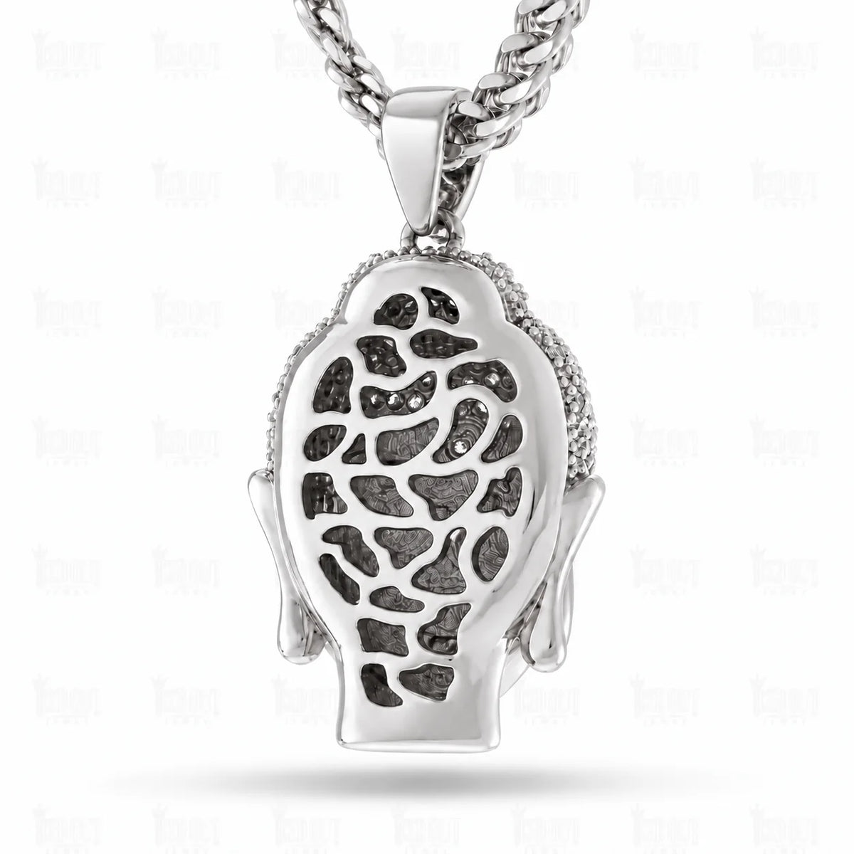 Back view of necklaces moissanite​

