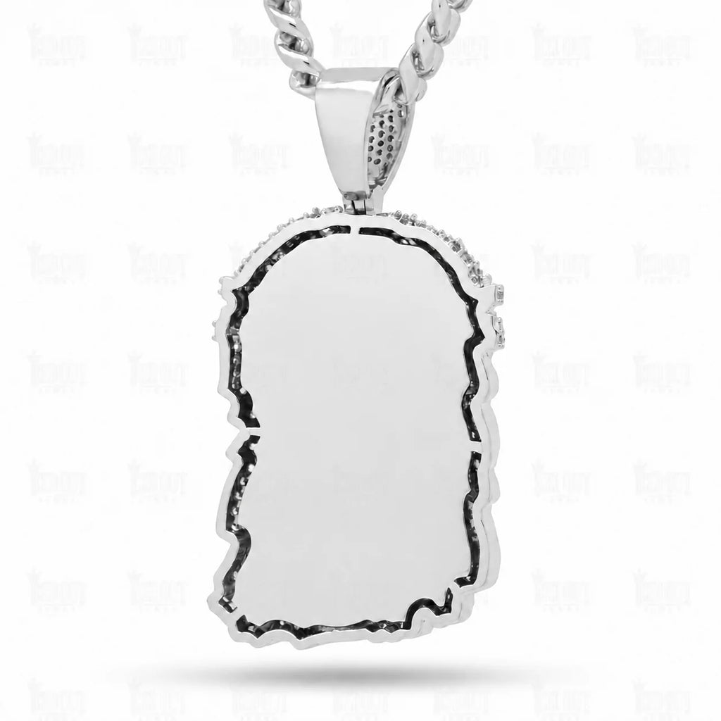 back view of necklaces moissanite​

